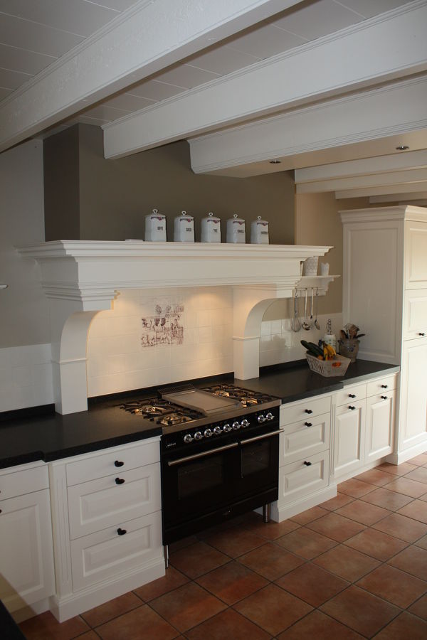 Betere keuken met prachtige schouw landelijke stijl Amstelveen OE-67