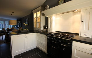 Landelijke keuken met keukeneiland